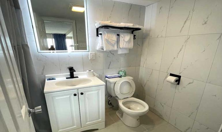 2 Queen Beds Ocean Front