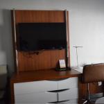 3-Bed Suite with Separate Queen Bed Area (Parking area view)