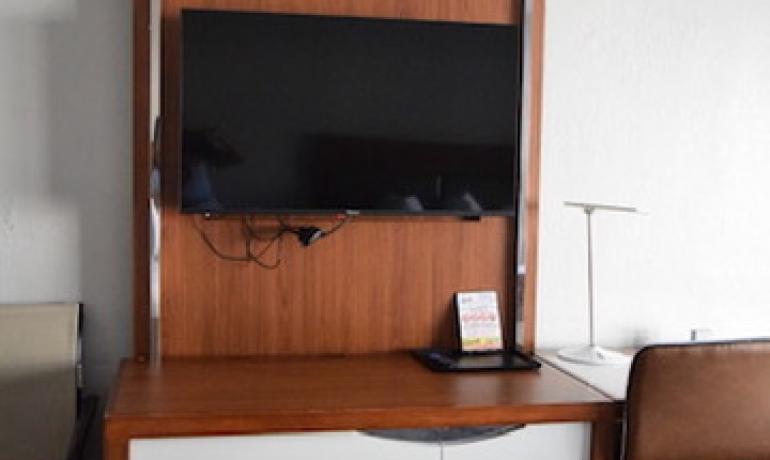 Charleston House Building – (Across the Street from the Ocean)